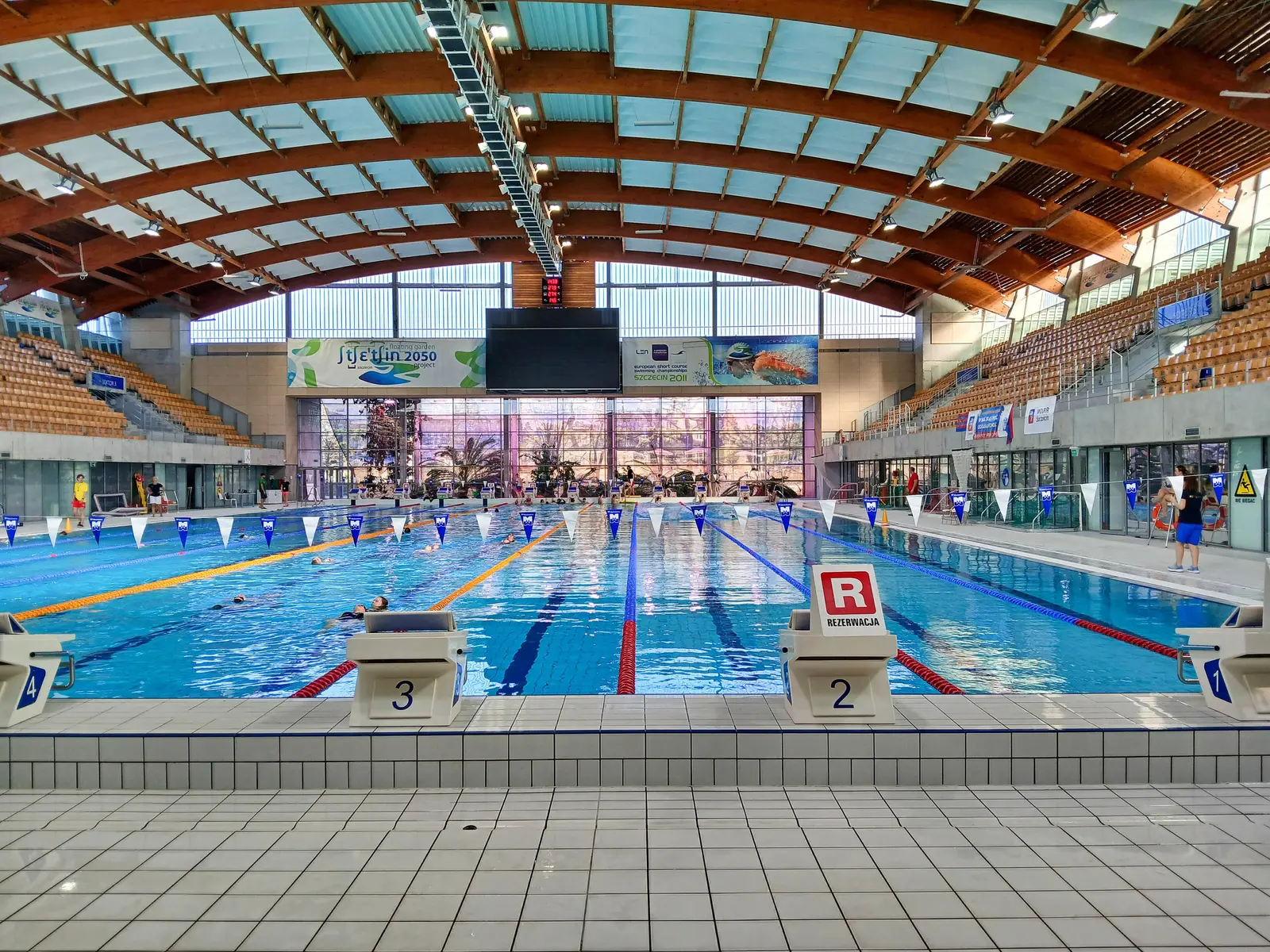 Basen sportowy w hali Floating Arena w Szczecinie