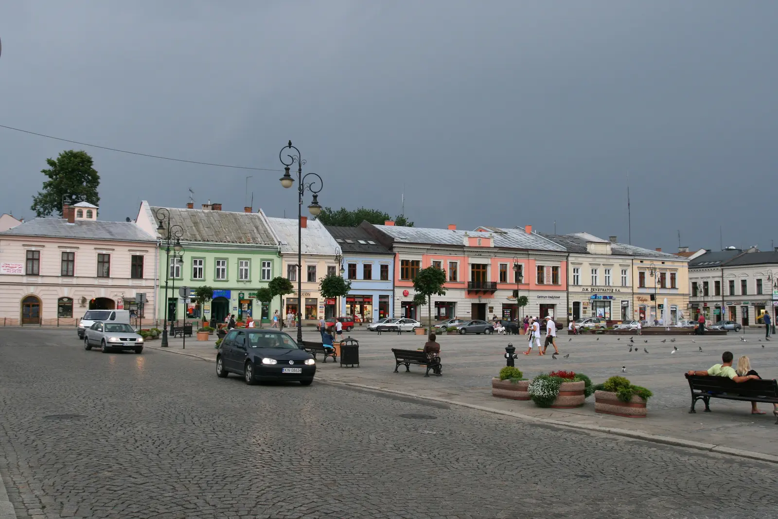 Rynek w Nowym Sączu z ratuszem
